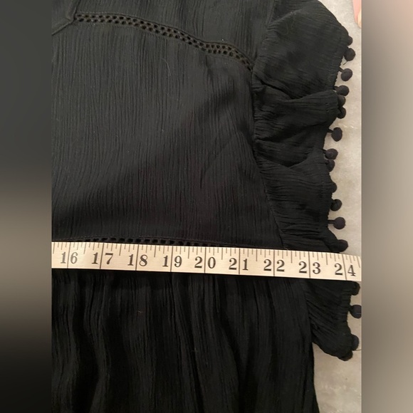 NWT Perfectly Palm Size M Black Flowy Pom Pom Sleeve Pullover Sundress Coverup - Picture 9 of 9